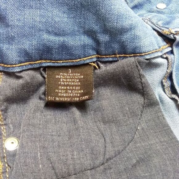 Hi-Waist 3 button Distressed Tinsel Town Shorts  3 Juniors - Picture 7 of 7